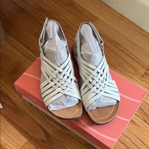 Easy Spirit White Woven Sandals